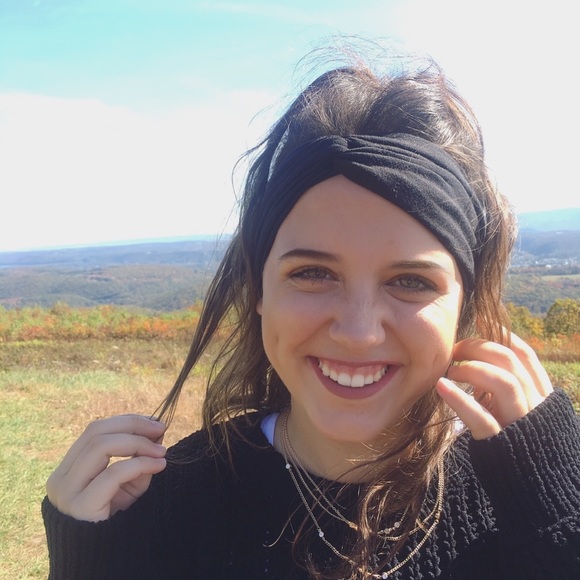 Meet your Posher, Gina - Picture 2 of 3